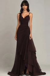 Dunkelbraunes Spaghettiträger-Kleid mit einer Linie und Rüschen